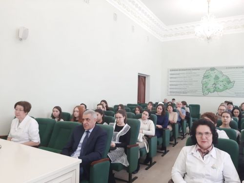 В Азнакаево будущие врачи встретились с руководителями и опытными наставниками