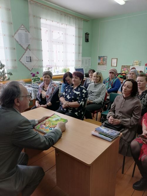 Чәкән халкы язучы Александр Лебедев белән очрашты