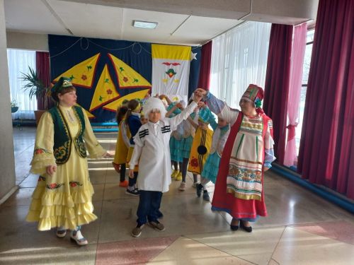 Актүбә балалары халык уеннары белән танышты
