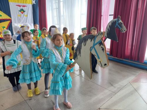 Актүбә балалары халык уеннары белән танышты