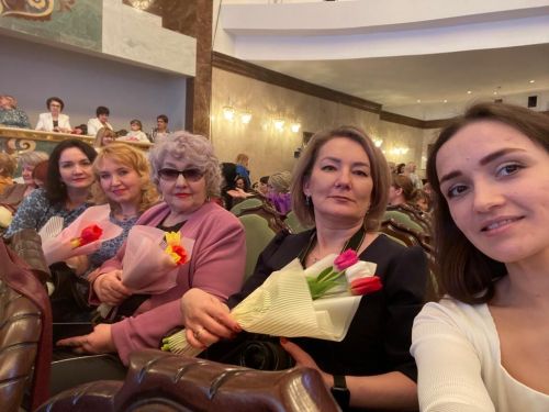 Азнакай гүзәлләре башкаланы яулады