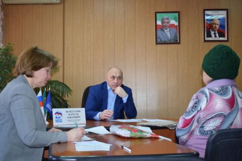 “Бердәм Россия”нең Азнакай бүлеге секретаре Марсель Шәйдуллин халыкны кабул итте