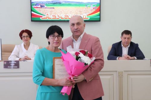 Татшуган авыл җирлеге Советы исеменнән Әхтәмова Энҗе Таһир кызын  олуг юбилее - 55 яшь тулган көне белән тәбрик итәбез