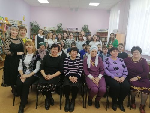 Азнакаевские поэтессы встретились с учащимися