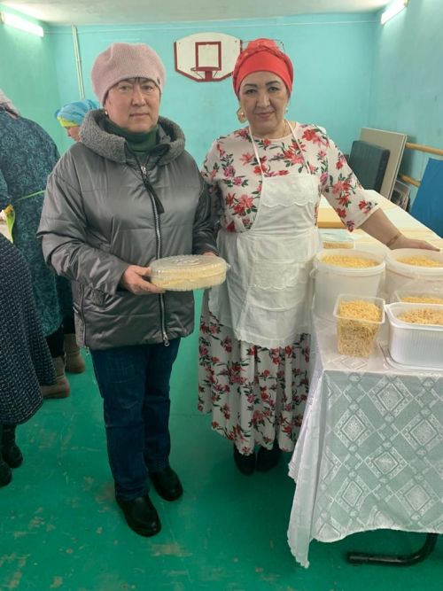 Азнакаевские умельцы делают лапшу для солдат