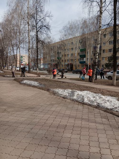 Азнакайлар язгы өмәләргә җиң сызганып керештеләр