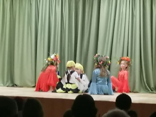 Яңа Юл хатын-кызларын бәйрәм белән котладылар