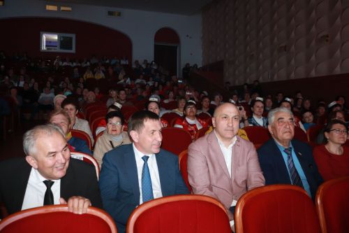 Художественная самодеятельность Азнакаево засияла яркими звездами