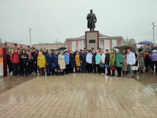В Азнакаево почтили память Владимира Ленина