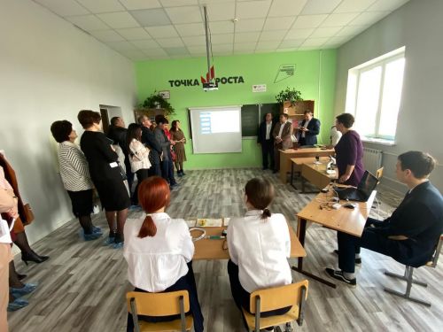 Директора Азнакаевских школ поделились опытом работы центров «Точка роста»