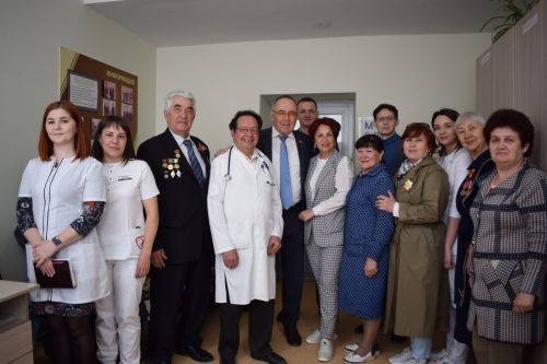 Азнакайда депутатлар һәм өлкәннәр гератрия кабинеты эшчәнлеге белән танышты