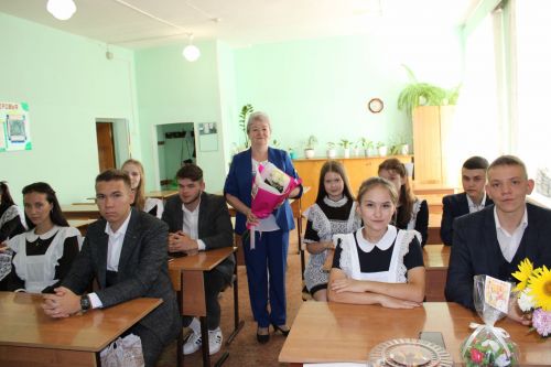 Бүген Азнакай мәктәпләрендә соңгы кыңгырау яңгырый!