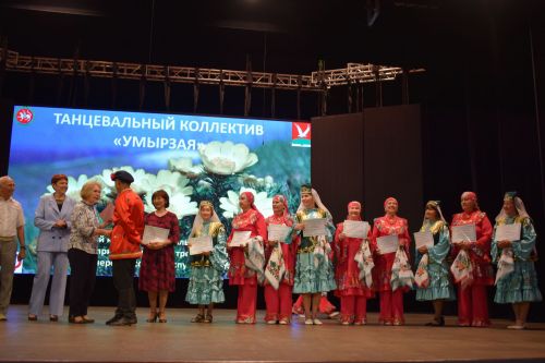 Азнакайда өченче буын университеты “Умырзая” бию төркеме булдырды