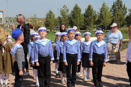 В Азнакаево звучали строевые песни юных солдат