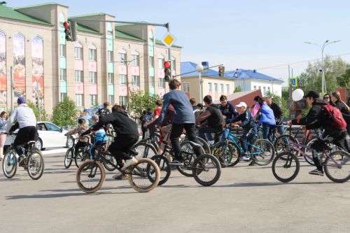 В Азнакаево состоялся велопробег Посвящённый Дню Победы