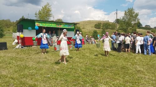 На Сабантуе в селе Алькеево чествовали учителей