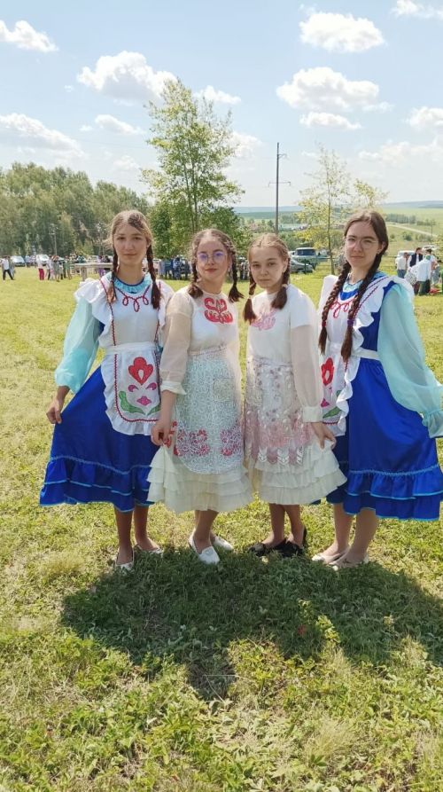 На Сабантуе в селе Алькеево чествовали учителей