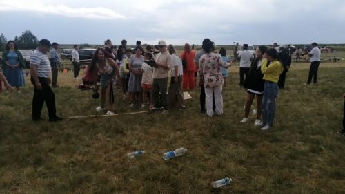 На состязаниях Сабантуя в селе Асеево метали гири
