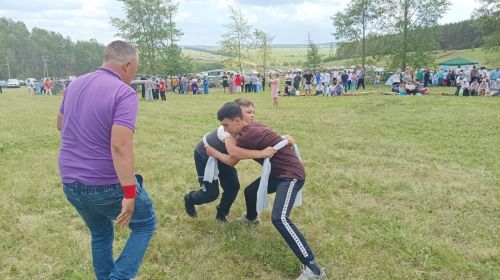 На Сабантуе в селе Алькеево чествовали учителей