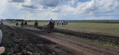 В селе Тумутук прошел Сабантуй
