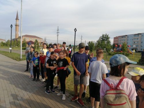 В Азнакаево дети соревнуются в ловкости, смекалке и быстроте
