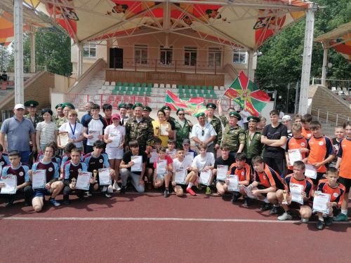 Азнакайда мәктәп командалары арасында футбол ярышы үтте