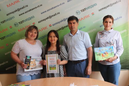 Азнакайда “Сабантуй бүген бездә” рәсем бәйгесендә җиңүчеләр бүләкләнде