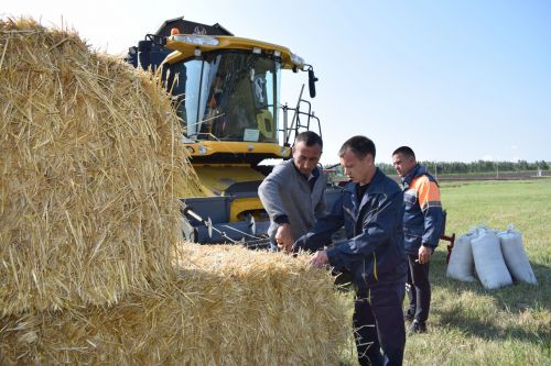 В Азнакаево проверили готовность комбайнов к жатве