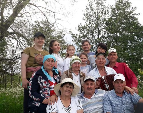 Уважаемый и любимый дедушка, папа и глава семьи, Миргасим Ильясович!