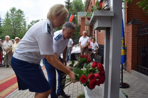 В Азнакаево открыли стелу в память об Идияте Хамидуллине