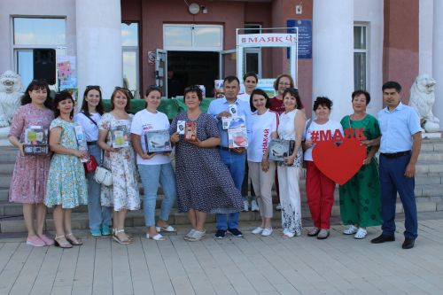 “Маяк”ка язылучылар бүләкләр  оттылар