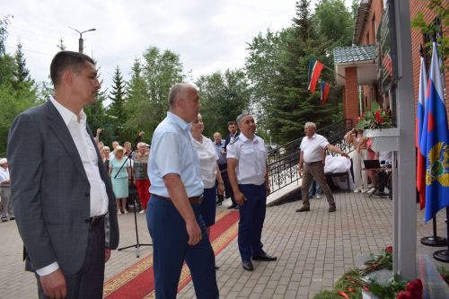 В Азнакаево открыли стелу в память об Идияте Хамидуллине