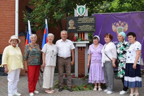 В Азнакаево открыли стелу в память об Идияте Хамидуллине