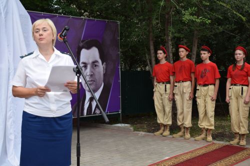 В Азнакаево открыли стелу в память об Идияте Хамидуллине