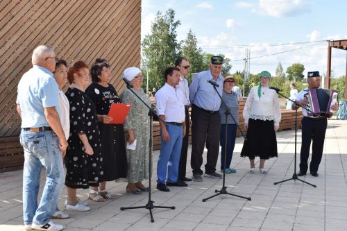 Азнакайда мәңге яшь йөрәкле ветеран-пенсионерлар яши