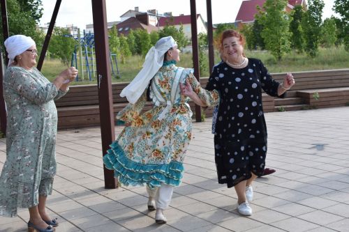 Азнакайда мәңге яшь йөрәкле ветеран-пенсионерлар яши