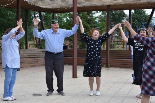 Азнакайда мәңге яшь йөрәкле ветеран-пенсионерлар яши