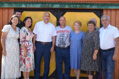 В селе Тумутук обновляются дворы