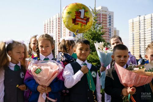 Азнакаевцы на горячей линии смогут узнать о приеме детей в детсады и школы