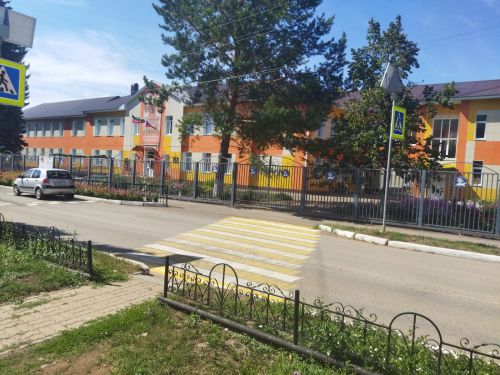 В Азнакаево проверили пешеходные переходы возле образовательных учреждений