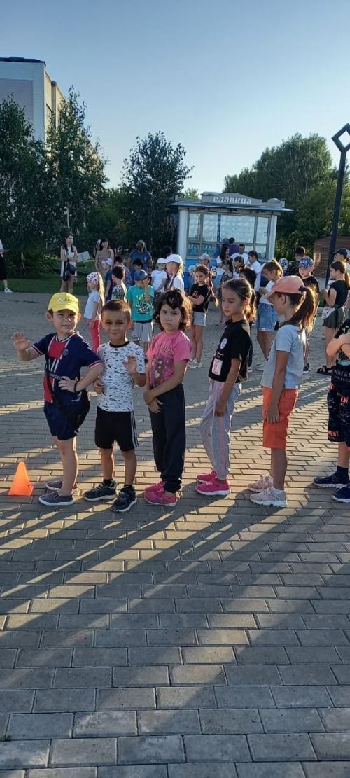 Азнакай балалары җәйләрен күңелле һәм файдалы итеп үткәрәләр