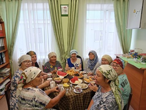 Жители деревни Кук-Тяки приготовили домашнюю лапшу для солдат