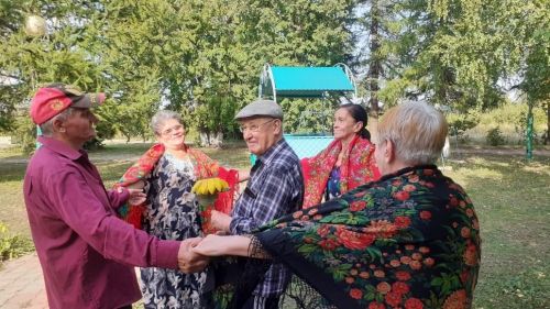 В Актюбинском доме-интернате отметили медовый праздник