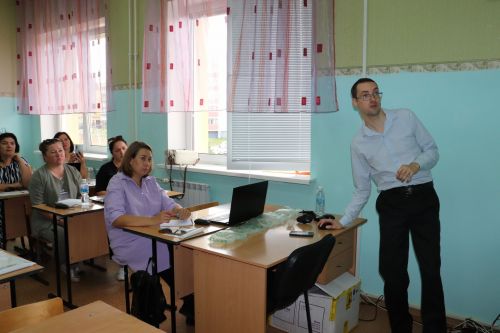Азнакай педагогларын уңышлы укыту серләренә өйрәттеләр