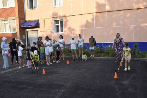 В поселке Актюба благоустраиваются дворы