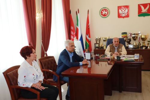 В администрации Азнакаевского района состоялась встреча с приехавшими в отпуск бойцами
