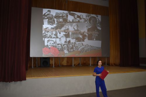 Хатын-кыз һәм сугыш: Азнакайда  патриотик әңгәмә узды