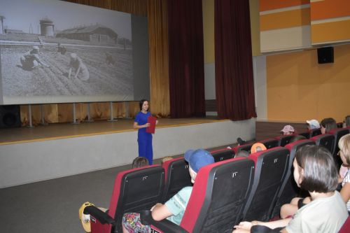 В Азнакаево прошла патриотическая беседа о роли женщины в годы войны