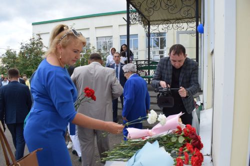 Азнакаево увековечило имя своего славного сына Рафаэля Гараева