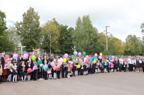 В поселке Актюбинский после капитального ремонта открылась школа